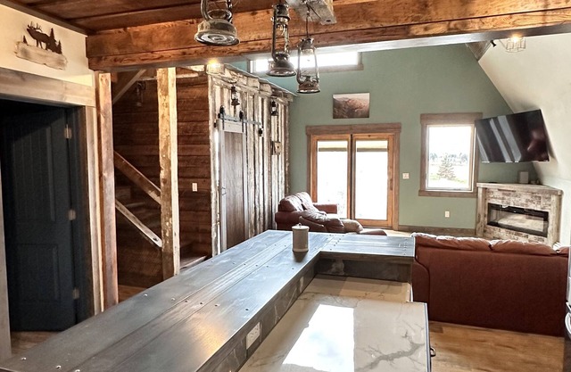 Bridger View Barn West