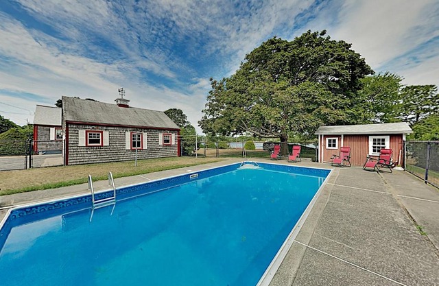 Bridgeview Bungalow
