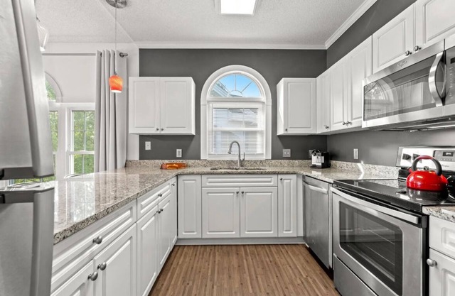 Cozy 2-bedroom, third floor condo with AC, WiFi in Myrtle Beach