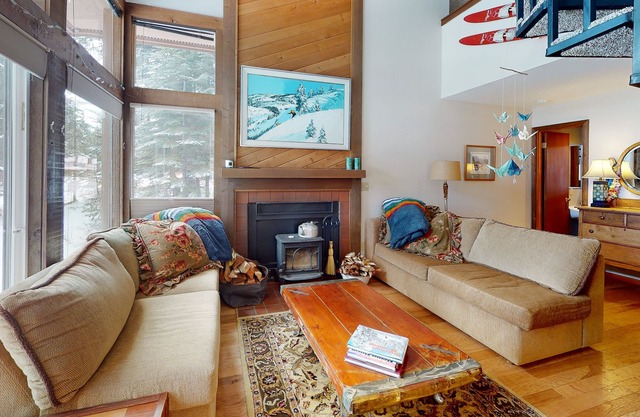 Bright, 2-story home with fireplace & forest views - near Payette Lake & town