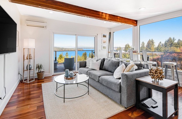 Bright & Airy Home with Free WiFi, Full Kitchen, & 180-Degree Puget Sound Views