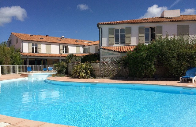 WOHNUNG / RESID stehend mit Pool, Strand in 100m