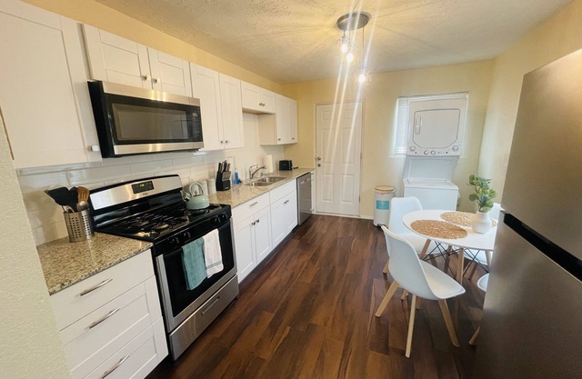 Bright and centrally located with enclosed yard, pets welcome