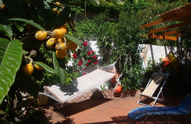 Helle und bequeme Wohnung, 400 mt. von Meer,Veranda,Balkon, Klimaanlagen, Wi-Fi.
