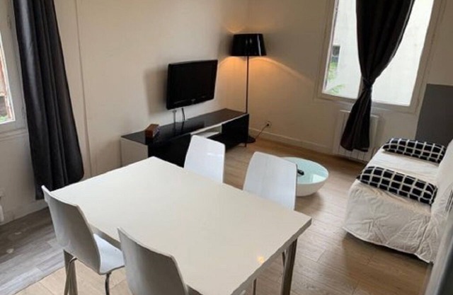 Helle und komfortable Wohnung in der Nähe von Disney