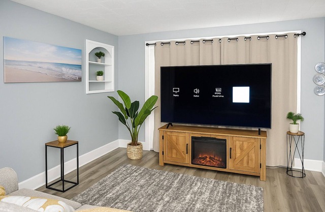Bright and Comfy 2-bedroom apartment - 7 mins to BUF Airport