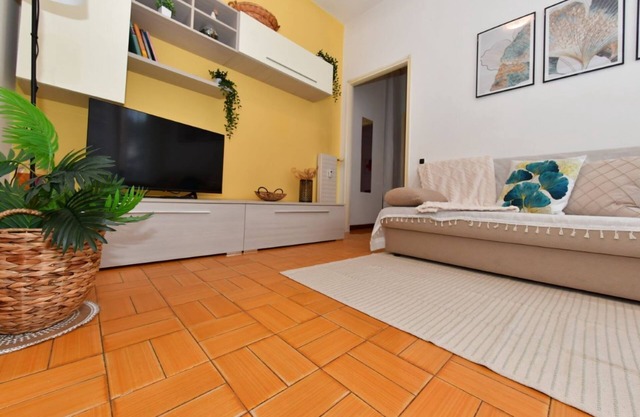 Bright and cozy apartment just minutes from Lake Como.