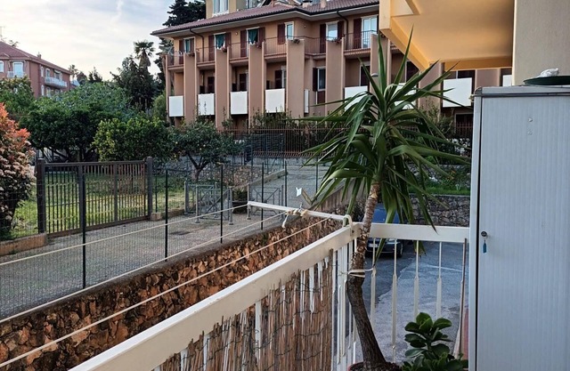 * Oferta especial * Apartamento básico de dos habitaciones en Borgio Verezzi
