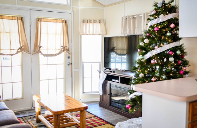 Bright and Cozy Tiny Home Cabin