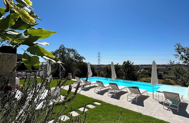 Bright and modern 5-bedroom villa sleeps 12