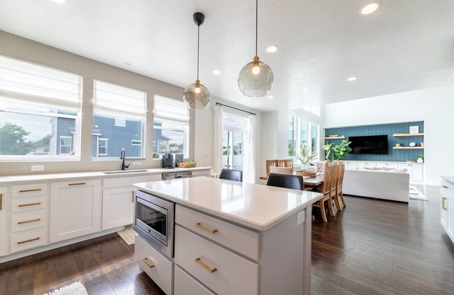 Bright and Spacious Home | Centrally Located