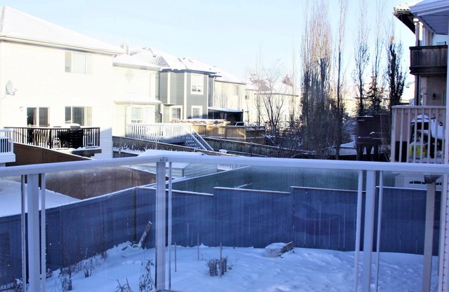 Bright and spacious house in Calgary NW