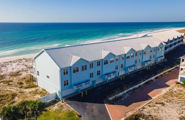 Bright und Sunny Gulf Front Townhome, nur wenige Schritte vom Wasser entfernt