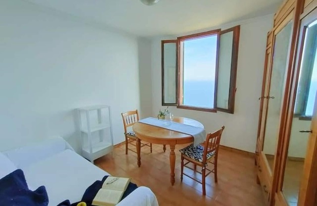 Bright apartment by the sea