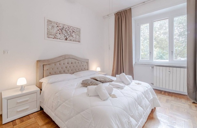 Bright Apartment near Parco Dora - two Balconies