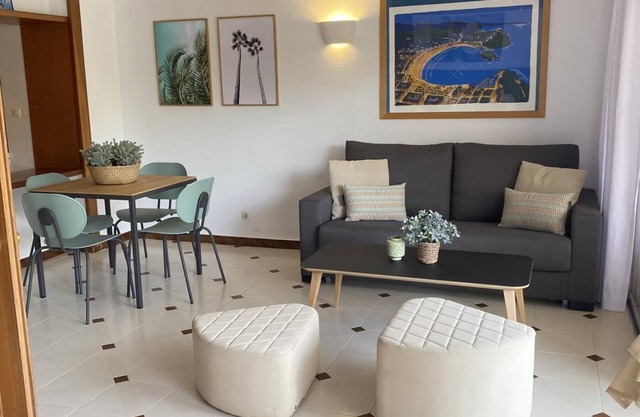 Helles Apartment in zweiter Strandlinie mit großer Terrasse