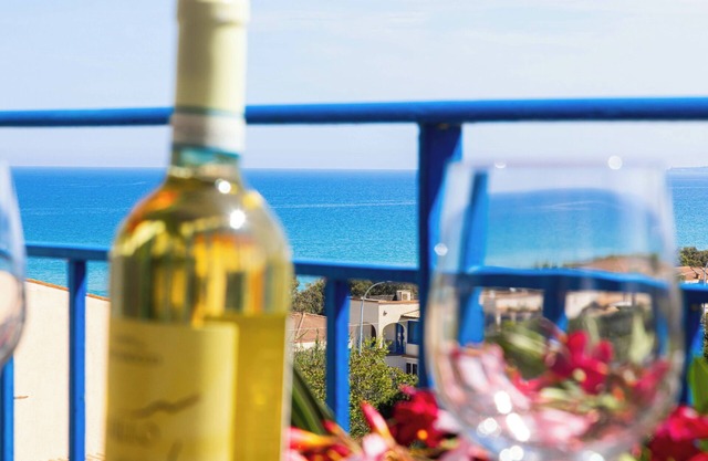 Helle Wohnung mit Meerblick 150 Meter vom Strand entfernt Wi-Fi Autovermietung
