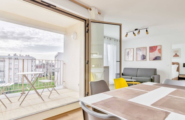 Helle Wohnung mit Balkon -6P-Nähe Disney/Paris