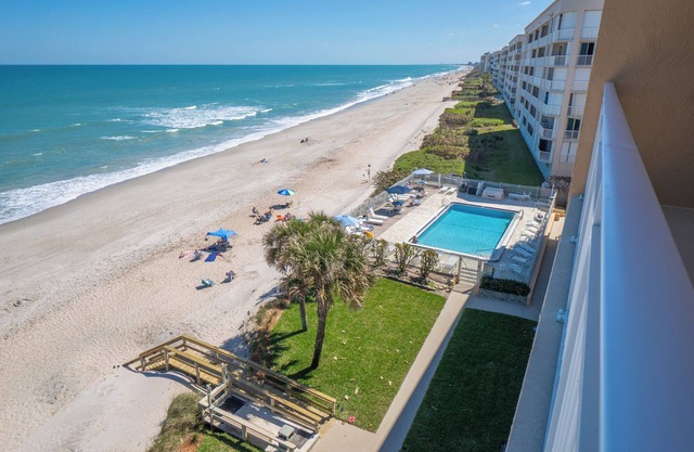 Bright, Breezy & Ocean Easy 2BR/2BA Beachfront Beauty Indian Harbour Beach