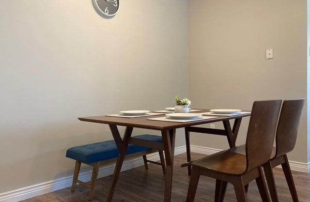 Bright Centrally Located 2 bedroom Apartment