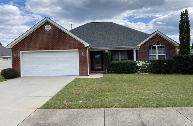Bright centrally located 3 bed/2 bath with fenced private yard