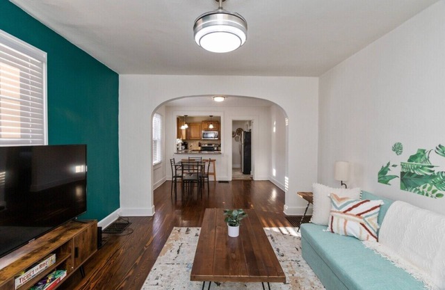 Bright & Cheerful 2 bedroom in Broad Ripple! 🌞🤩