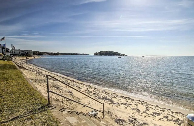 ☀️Bright Coastal Cottage - Private Beach 🏖 600 ft