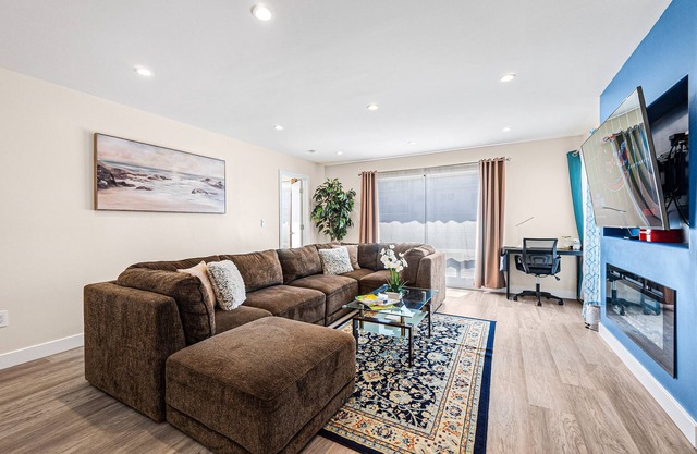 Bright & comfortable 4brs Home in Daly City