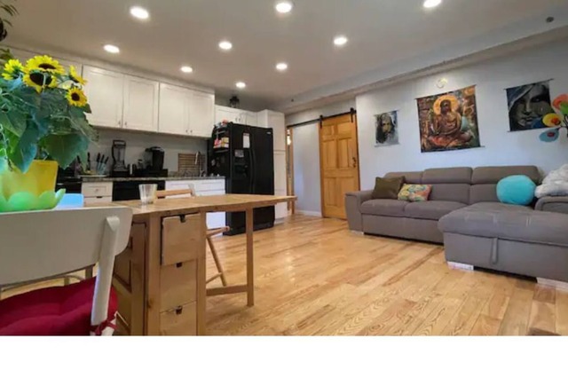 Bright & Comfy Private Entrnce Suite | 1-BR | Kitc
