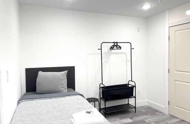 Bright & Cozy 1-Bedroom Apt – Sleeps 3