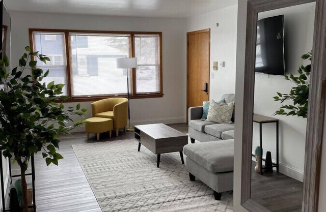 Bright & Cozy APT-Self Check-In