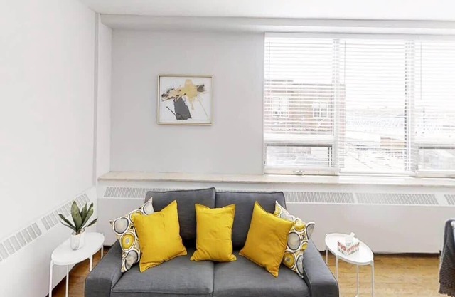 Bright Cozy Condo The Heart of Uptown 2BED Coffee & tea