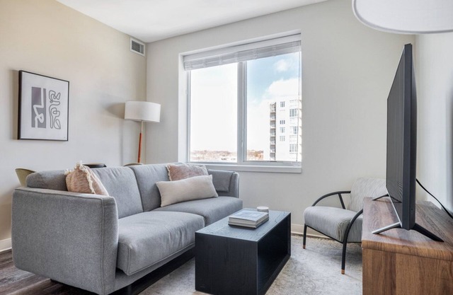 Bright Edgewater 2BR w/ Gym & Lounge, nr Red Line, by Blueground