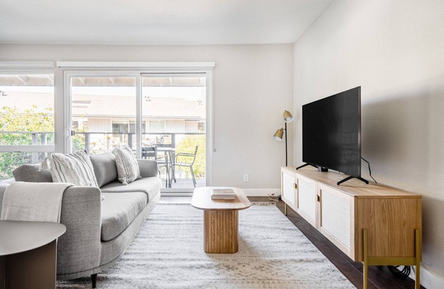 Bright Foster City 2BR w/ Gym, W/D & Pool, near Caltrain, by Blueground