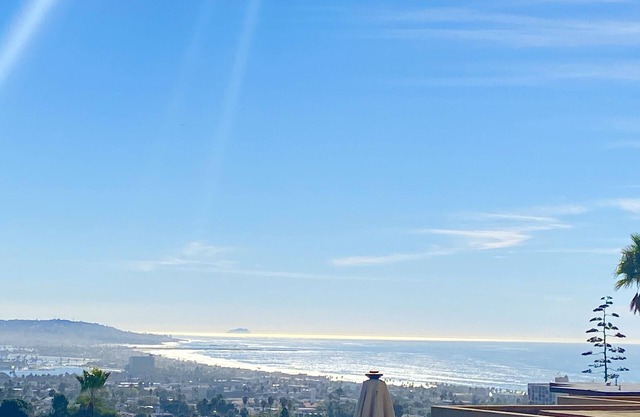 Atemberaubende Aussicht auf das Meer und die Stadt in North PB / La Jolla