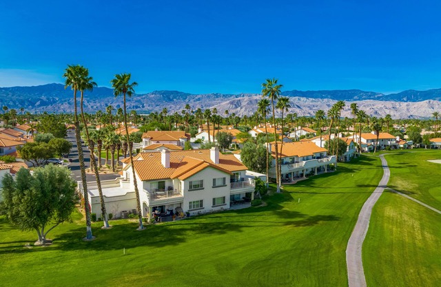 Bright ground-level condo on the golf course
