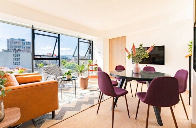 Bright La Roma Penthouse, 100m2 Terrace, Gym