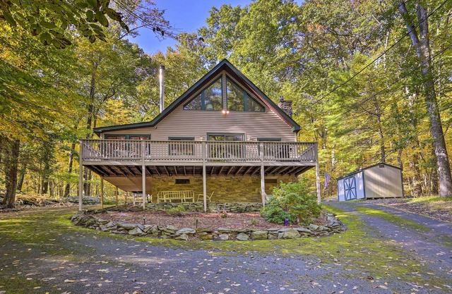 Bright Lackawaxen Cabin - 2 Mi to Big Bear!