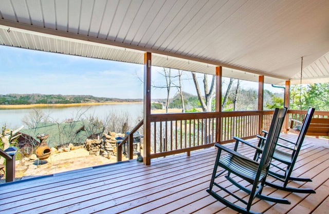 Bright Lake Cabin w/ Hot Tub, Rockers & Water Slide on Douglas Lake