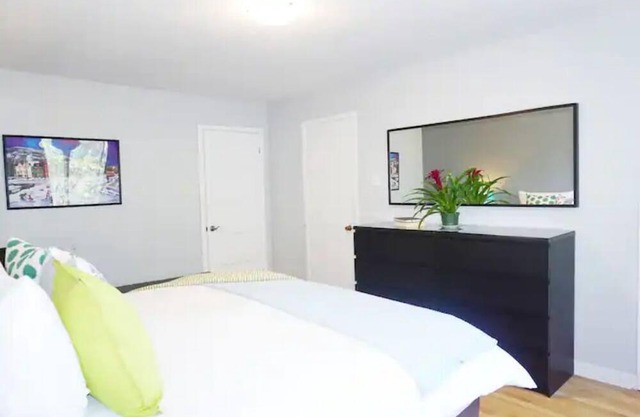 Bright, Large & Ultra Clean 5 BR in Safe Area