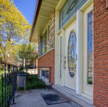 Bright & Modern 1 bedroom unit!
