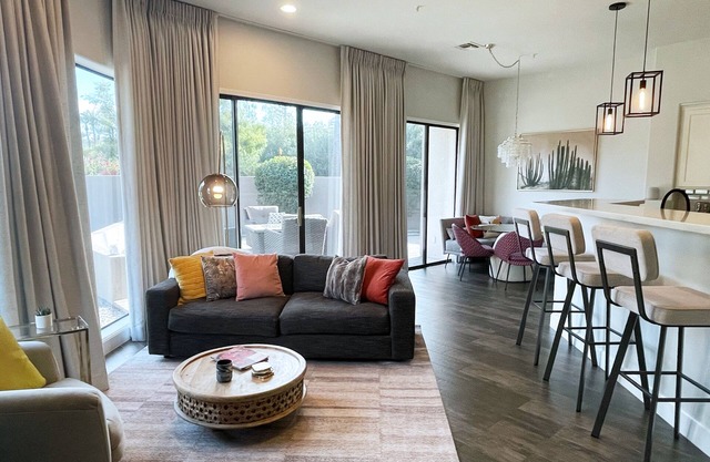 Bright & Modern Townhome at Gainey Ranch