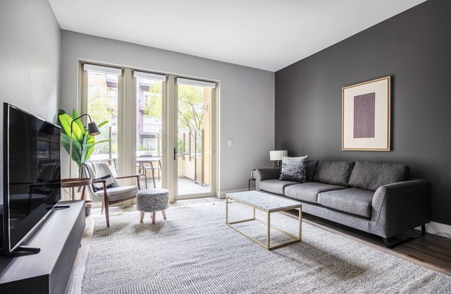 Bright Mountain View 1BR w/ Pool, Gym, nr. SU & Google, by Blueground