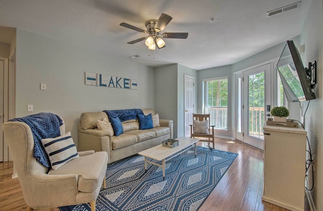 Bright Ozarks Condo w/ Balcony & Lake Views!