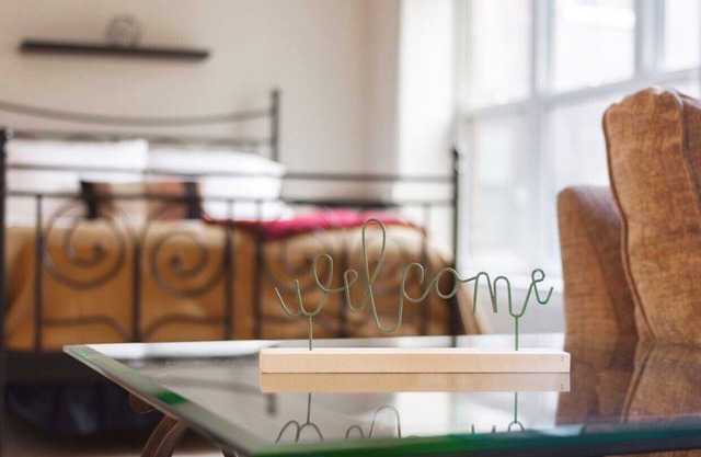 Bright & Peaceful Studio Hideaway - Cozy, Quiet & Central