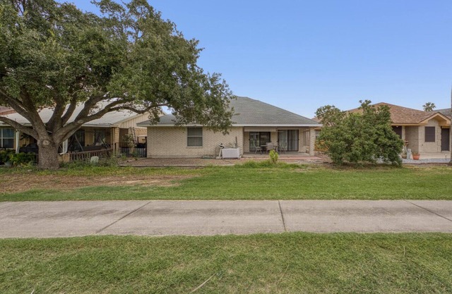 Bright Pharr Getaway | Spacious Family Home w/Garage & Wi-Fi