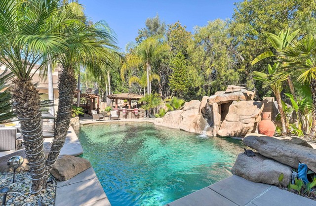 Bright Poway Studio w/ Shared Outdoor Pool!