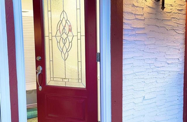 Bright & Premium Charleswood Home