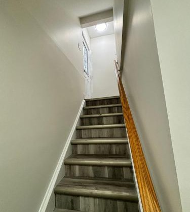 Bright Queen Room close to Sheridan College and Airport