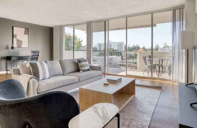Bright San Mateo 2BR w/ W/D, BBQ & Pool, nr Caltrain, by Blueground